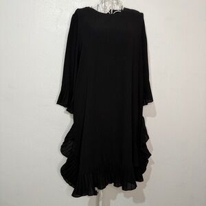 Toi et Moi Black dress w/pleated cuffs and hem. 3/4th sleeves. Sz L.